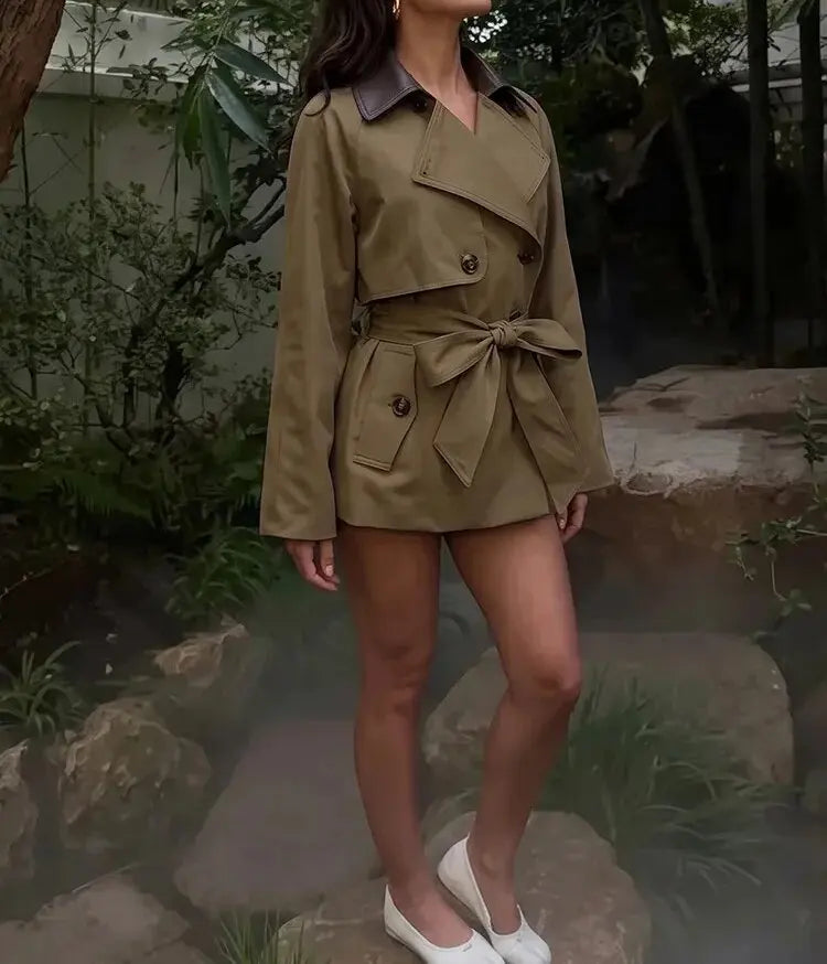 The Leather-Collar Short Trench